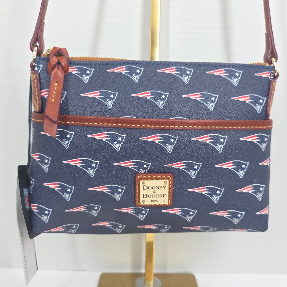 Dooney & Bourke New England Patriots Ginger Crossbody Navy NFL Bag BSNPR0018 NEW